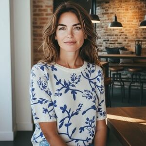 CeCe White and Blue Patterned Sweater L LIKE NEW